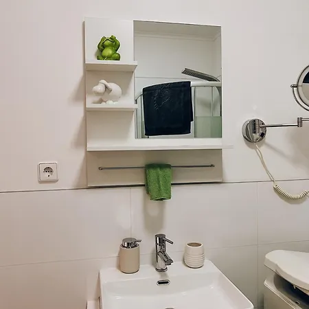 Apartman Neuwertiges Mit Kostenlose Privatparkplatz Auch Fuer Transporter Geeignet R1