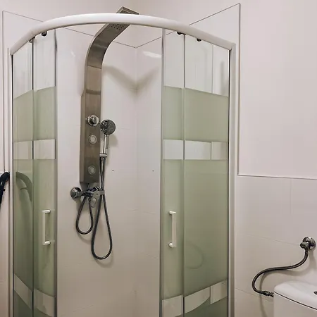 Neuwertiges Mit Kostenlose Privatparkplatz Auch Fuer Transporter Geeignet R1