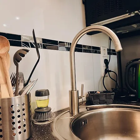 Neuwertiges Mit Kostenlose Privatparkplatz Auch Fuer Transporter Geeignet R1 Apartman Freiberg am Neckar