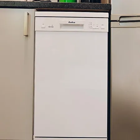 Neuwertiges Mit Kostenlose Privatparkplatz Auch Fuer Transporter Geeignet R1