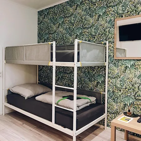 Neuwertiges Mit Kostenlose Privatparkplatz Auch Fuer Transporter Geeignet R1 *