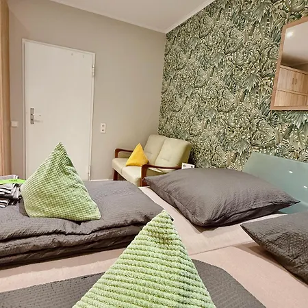 Neuwertiges Mit Kostenlose Privatparkplatz Auch Fuer Transporter Geeignet R1