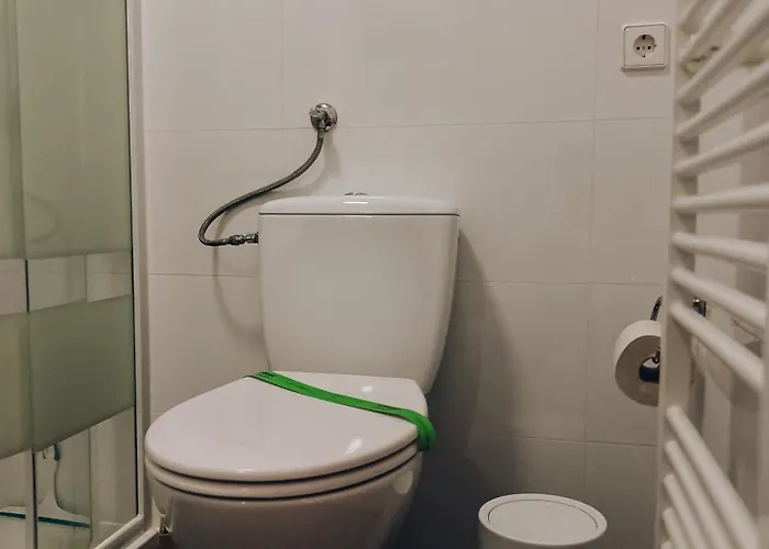 Neuwertiges Mit Kostenlose Privatparkplatz Auch Fuer Transporter Geeignet R1 *