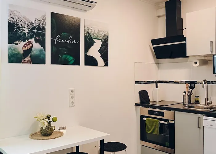 Neuwertiges Mit Kostenlose Privatparkplatz Auch Fuer Transporter Geeignet R1 * Freiberg am Neckar